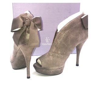 VERA WANG Royce Granite Leather Booties Bow Back